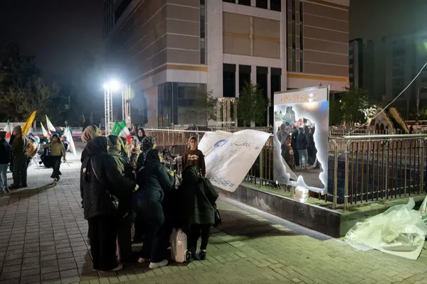پاتوق جوانان مشهدی در میدان جانباز