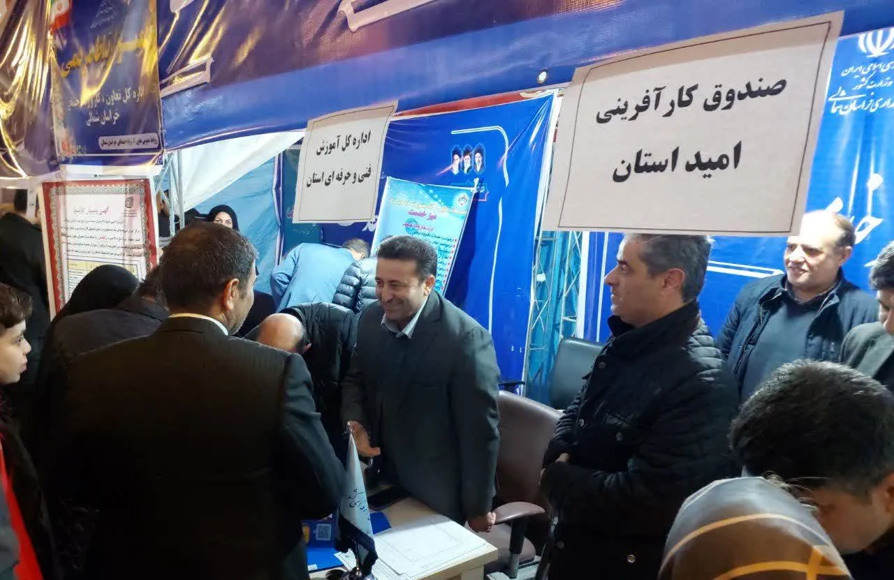 مدیران پای میز خدمت در دل تجمعات شبانه بجنورد / حرف مردم بی‌واسطه شنیده شد