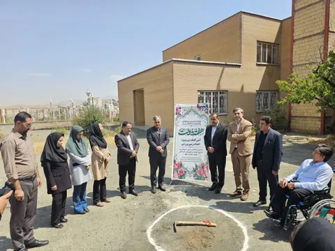 کلنگ زنی ۵ زمین ورزشی در مدارس استثنایی استان کردستان 
