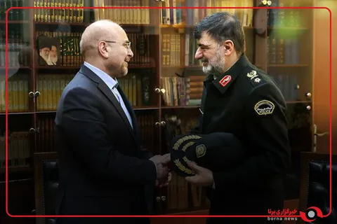 گفت‌و‌گوی محمدباقر قالییاف  با سردار احمدرضا رادان، فرماندهی انتظامی کشور و اعضای ستاد این فرماندهی| ۱۵ مهرماه ۱۴۰۵