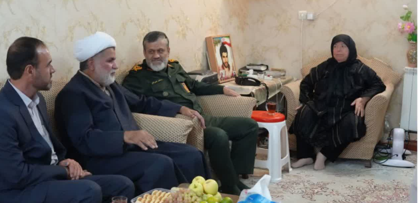 مادران شهدا واسطه فیض الهی و سرمایه معنوی جبهه مقاومتاند مادران شهدا واسطه فیض الهی و سرمایه معنوی جبهه مقاومتاند