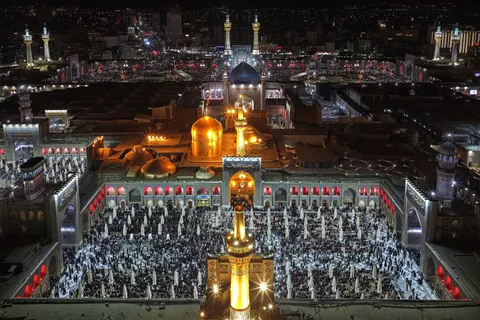 حرم مطهر رضوی در شب رحلت پیامبر اکرم(ص) و شهادت امام حسن مجتبی(ع) + گزارش تصویری