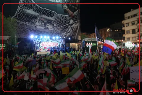 حضور پرشور مردم در میدان انقلاب اسلامی در دویستمین شب ایستادگی برای میهن اسلامی