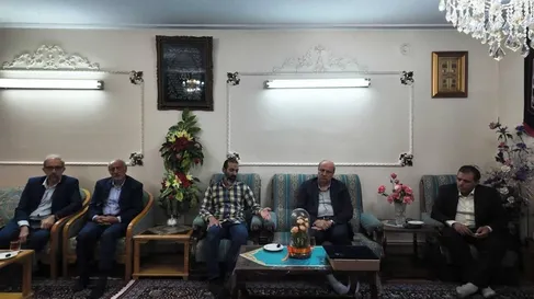 دیدار معاون وزیر ورزش با خانواده شهیدان ورزشکار فاطمه و فائزه محمدی نصرآبادی