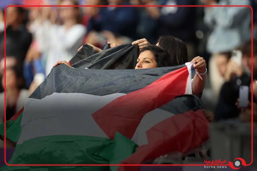 به‌اهتزاز درآمدن پرچم فلسطین در ال‌کلاسیکو دیشب