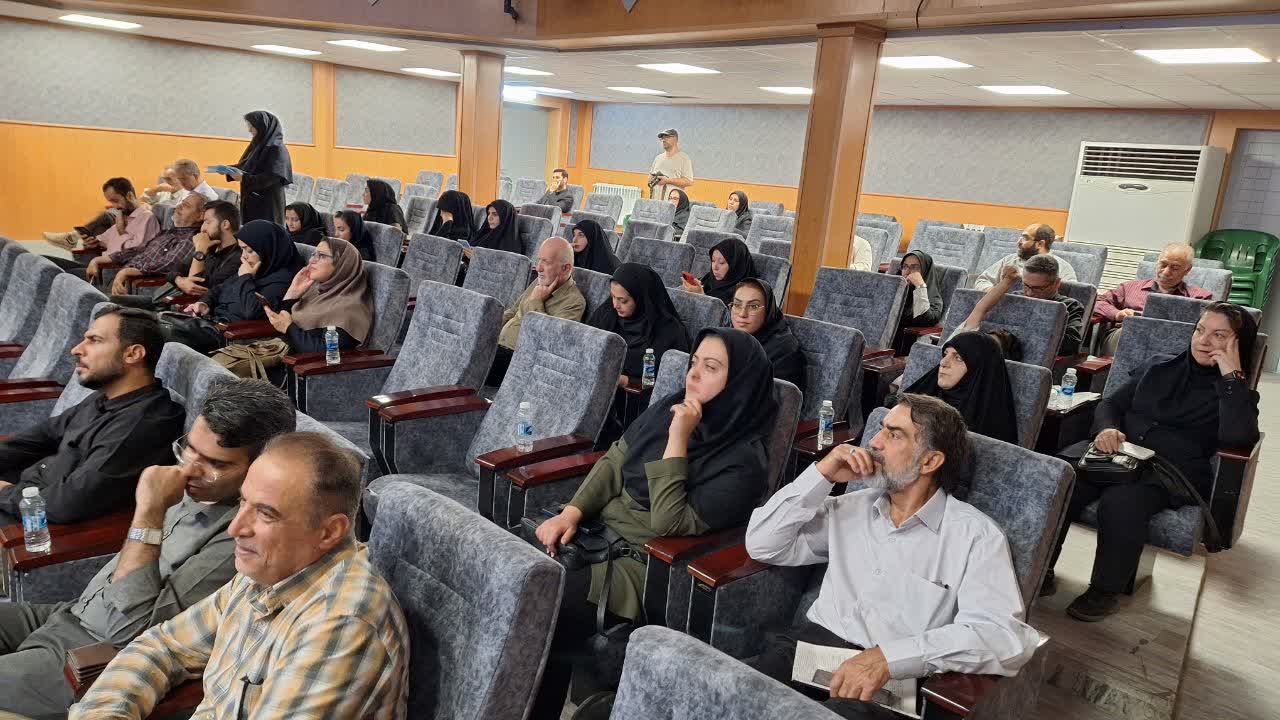 پیشنهاد تدوین کتاب «روایت رسانهای جنگ رمضان» برای ثبت ماندگار نقش خبرنگاران قزوین پیشنهاد تدوین کتاب «روایت رسانهای جنگ رمضان» برای ثبت ماندگار نقش خبرنگاران قزوین