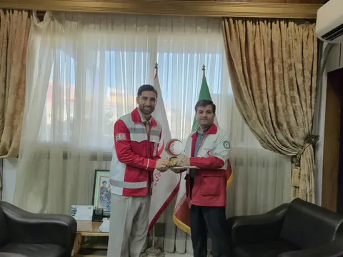 پیوستن ستاره فوتبال به جمع امدادگران داوطلب