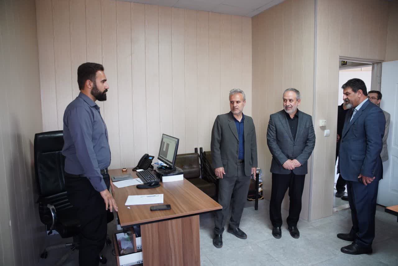 بازدید معاون اقتصادی استاندار از اداره کل صنعت، معدن و تجارت