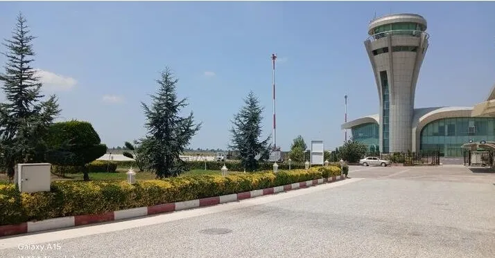 استاندار مازندران : بهسازی و ترمیم باند فرودگاه شهدای ساری با نظارت ویژه و سرعت مطلوب ادامه دارد و به پیشرفت ۶۰ درصدی رسیده است