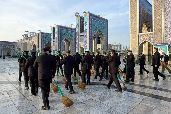 آیین تعویض شیفت خدام حرم مطهر رضوی
