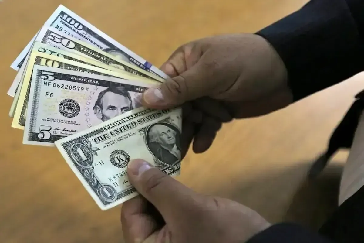 معامله ۸۶ میلیون دلاری بازرگانان در ۶ مهرماه/ حجم معاملات بازار ارز تجاری در سال ۱۴۰۴ به ۱۴.۴ میلیارد دلار رسید