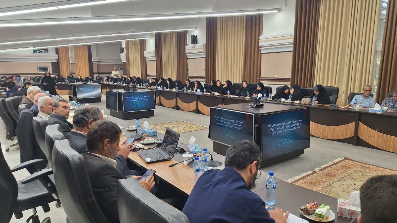 مدیران از رسانه فراری نباشند؛ رسانه پاسبان جامعه است/ نقشه دشمن ساقط کردن نظام است