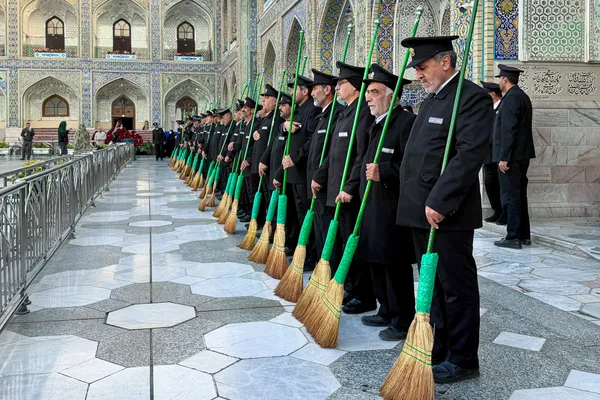 آیین تعویض شیفت خدام حرم مطهر رضوی
