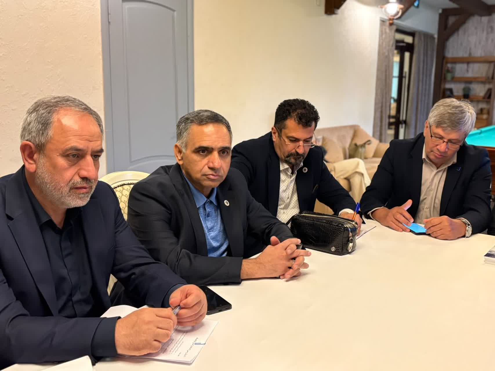با انعقاد قراردادهای تجاری تلاش می کنیم مفاد توافق تجاری با بازرگانان روسیه محقق شود