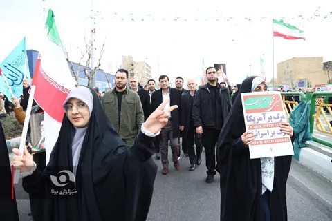 حضور پررنگ جامعه ورزش ایران در کنار مردم در راهپیمایی ۲۲ بهمن