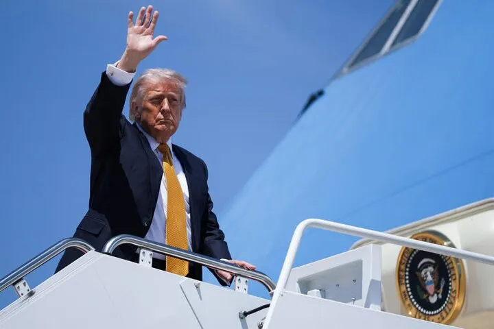 Trump arrives in Beijing amid global tensions over war, trade, and AI