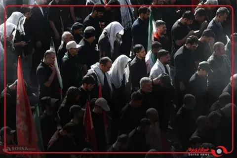 الفيديو الكامل لإقامة صلاة الجنازة على الجثمان الطاهر للإمام المجاهد الشهيد وشهداء عائلته في مصلّى الإمام الخميني (رض) بطهران