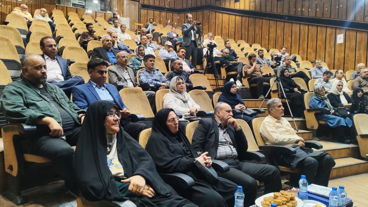 مدیرعامل انجمن خوشنویسان ایران: عمادالکتاب حلقه وصل خوشنویسی قاجار با دوره معاصر بود مدیرعامل انجمن خوشنویسان ایران: عمادالکتاب حلقه وصل خوشنویسی قاجار با دوره معاصر بود