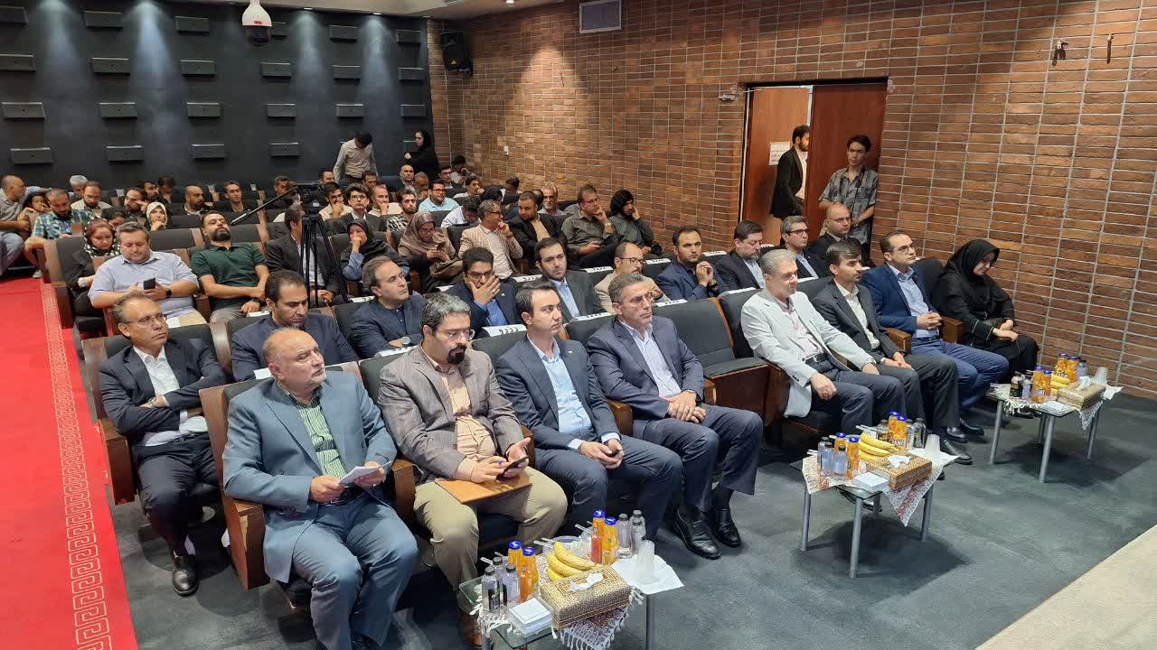 استاندار قزوین: عکاسان حافظان تصویری هویت و تاریخ استان هستند/ راهاندازی موزه مفاخر قزوین را پیگیری میکنیم استاندار قزوین: عکاسان حافظان تصویری هویت و تاریخ استان هستند/ راهاندازی موزه مفاخر قزوین را پیگیری میکنیم