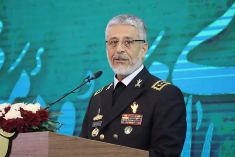 دریادار سیاری: دشمن متوجه نیست که ما در قبال تمامیت ارضی و انقلاب از هیچ چیز باک نداریم
