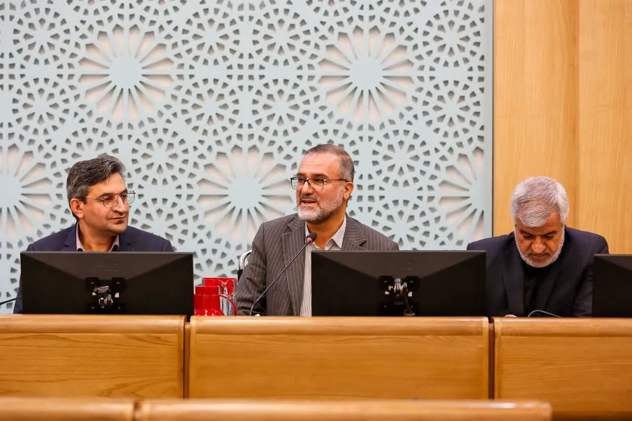 مدیران دفاتر، حافظان اسرار نظام و حلقه‌های پیوند مردم و حاکمیت