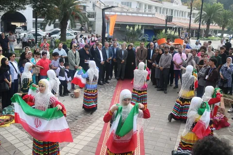 آغاز بکار جشنواره تئاتر خیابانی شهروند لاهیجان