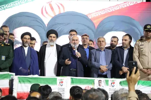استاندار خوزستان: دشمن در تحقق اهداف خود ناکام ماند / ملت ایران با شهادت‌ها منسجم‌تر از گذشته شد