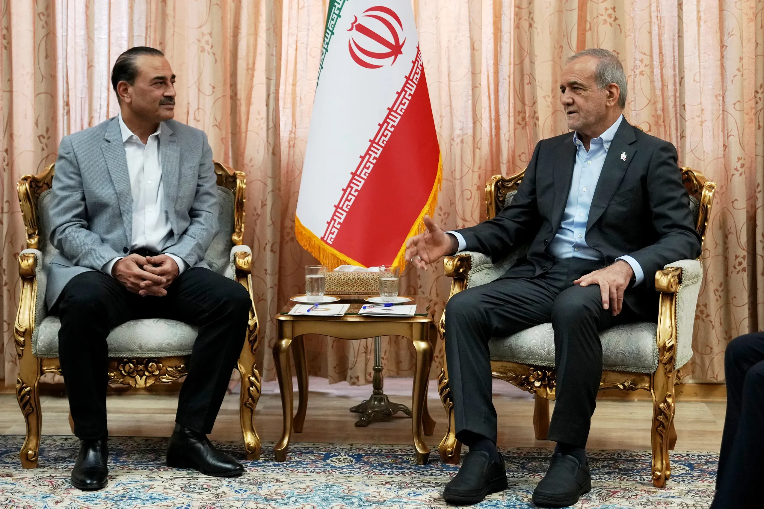 لقاء قائد أركان الجيش الباكستاني مع رئيس الجمهورية الدكتور مسعود پزشکیان