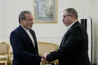 دیدار عراقچی با رئیس دفتر روابط عربی ـ اسلامی حماس