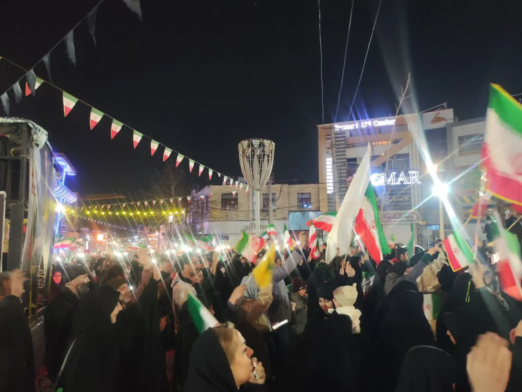 تسخیر خیابان‌های کرج در شب چهارشنبه آخر سال توسط ملت حزب‌الله