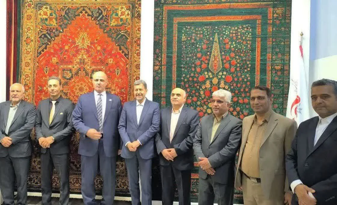 استاندار اصفهان: فرش کاشان و آران و بیدگل، اعتبار صنعت کشور است