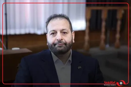 توضیحات بهرام  قدیمی رئیس فدراسیون هاکی به وزیر ورزش و جوانان در خصوص احداث نخستین زمین چمن بین المللی هاکی در ورزشگاه آزادی