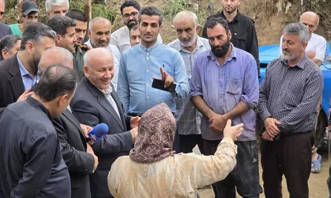 استاندار مازندران در میان زخم‌های سیل، پای درد مردمی که سیل، بخشی از زندگی‌شان را با خود برد
