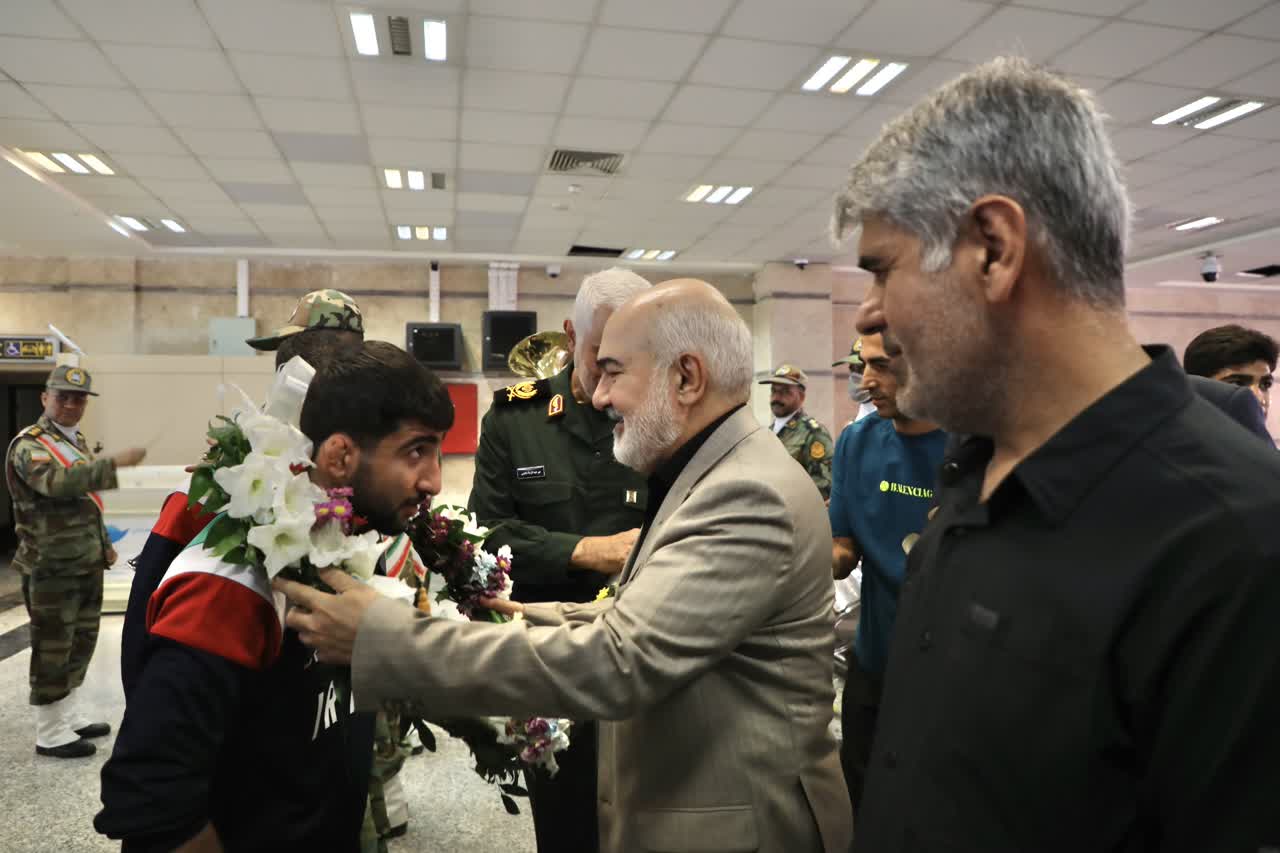 استقبال از دلاورمردان تاریخ‌ساز کشتی فرنگی خوزستان با حضور استاندار / موالی‌زاده: خوزستان مهد کشتی فرنگی ایران است / حمایت از ورزشکاران بیشتر خواهد شد