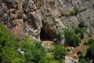 كهف دربند رشي