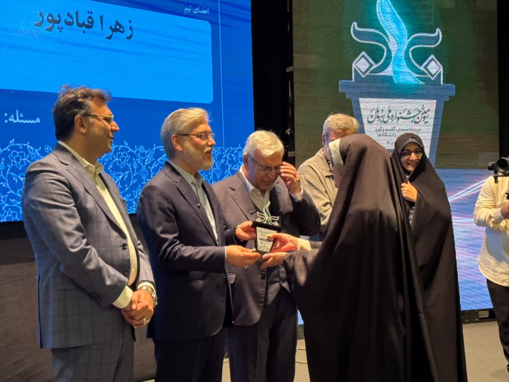 درخشش کرسیهای آزاداندیشی دانشگاه بینالمللی امام خمینی(ره) قزوین در سومین جشنواره ملی برهان درخشش کرسیهای آزاداندیشی دانشگاه بینالمللی امام خمینی(ره) قزوین در سومین جشنواره ملی برهان