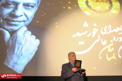 احمد ضابطی جهرمی صاحب ششمین نشان عالی خورشید شد