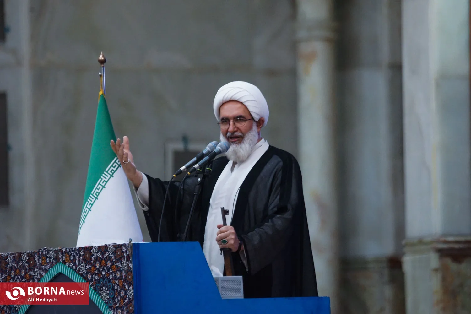 تاکید خطیب جمعه تهران بر پرهیز از هرگونه حاشیه‌سازی/ تمام توجه‌مان به مقابله با دشمن باشد