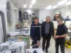 بازدید فرماندار کرج و معاون استاندار البرز از کارگاه مصنوعات چرمی دست‌ساز در شهرک استاندارد