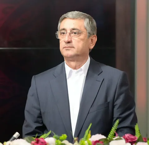 استاندار لرستان: افزایش سطح کشت گلخانه‌ای در استان به بیش از ۲۴۰هکتار  در دولت چهاردهم / ایستگاه پمپاژ جایدر در پلدختر هفته‌های آتی وارد مدار می‌شود 