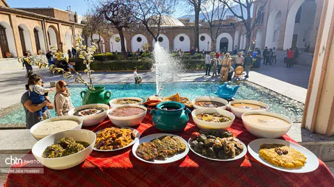 غذاهای بومی کردستان بخشی از هویت فرهنگی و جاذبه گردشگری هستند/ یکاوه و حلوای گل‌زرد، قابلیت تبدیل شدن به برند گردشگری خوراک را دارند