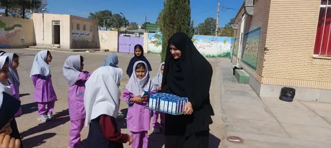 آغاز توزیع شیر رایگان در مدارس ابتدایی دولتی خراسان جنوبی
