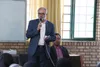 فرماندار کرمانشاه: مسائل درمانی بیماران سرطانی را پیگیری می‌کنیم
