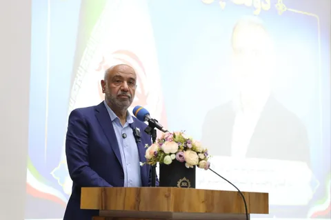 عبور از قواعد غلط اقتصادی مسیر توسعه آینده ایران است/ تسلیم ایران در اندیشۀ هیچ دولتمردی نمی‌گنجد