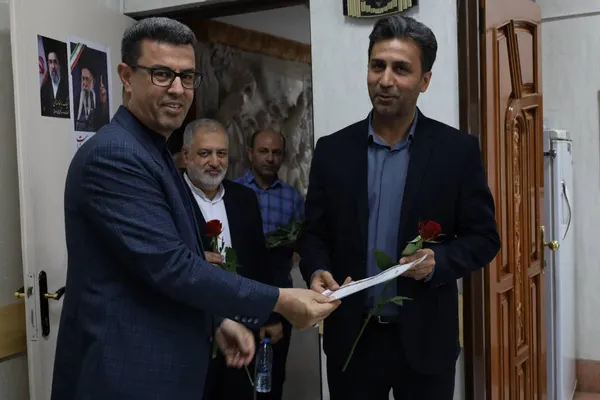 تقدیر مدیرکل ورزش و جوانان خراسان رضوی از کارکنان به مناسبت روز کارمند