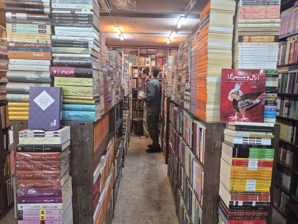 از ۵۱ سال زندگی با کتاب تا فلسفه کتابخوان کردن مردم/ حسین صمصام شریعت: کتاب کمندی است که آدمها را به سوی دانستن میکشد از ۵۱ سال زندگی با کتاب تا فلسفه کتابخوان کردن مردم/ حسین صمصام شریعت: کتاب کمندی است که آدمها را به سوی دانستن میکشد
