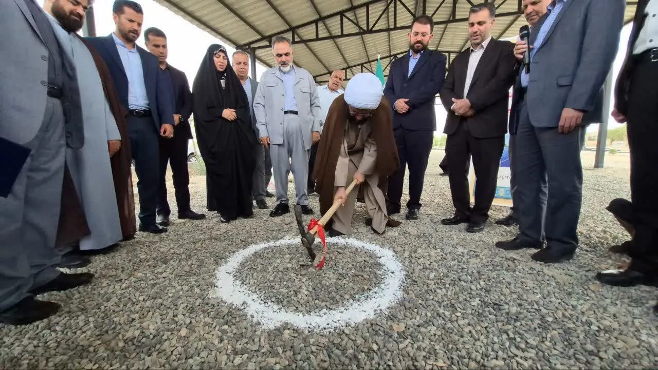 کلنگ احداث نیروگاه خورشیدی ۳۵۰ کیلوواتی بقاع متبرکه پاکدشت به زمین زده شد
