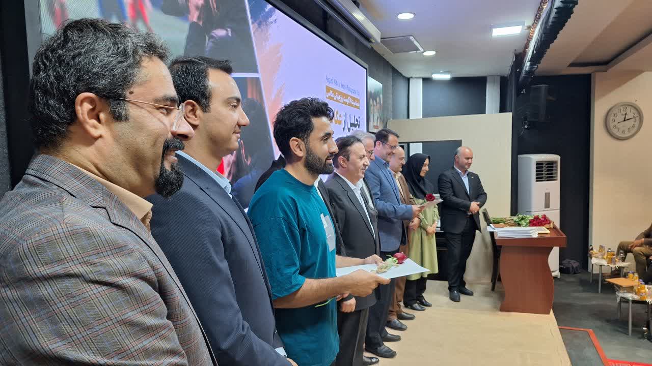 استاندار قزوین: عکاسان حافظان تصویری هویت و تاریخ استان هستند/ راهاندازی موزه مفاخر قزوین را پیگیری میکنیم استاندار قزوین: عکاسان حافظان تصویری هویت و تاریخ استان هستند/ راهاندازی موزه مفاخر قزوین را پیگیری میکنیم