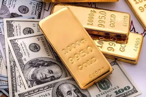 پیش‌بینی قیمت دلار و طلا 15مرداد/ بازار در انتظار سیگنال هرمز / دلار عقب‌نشینی می‌کند یا طلا صعودی می‌ماند؟