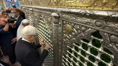 معاون اول رئیس‌جمهور حرم مطهر حضرت معصومه (س) را زیارت کرد